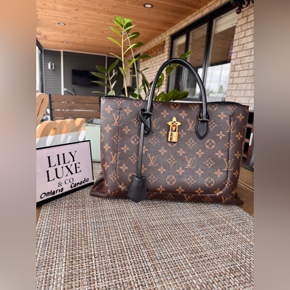 Louis Vuitton Brown Monogram Flower Tote bag